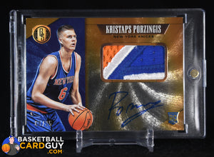 Kristaps Porzingis 2015-16 Panini Gold Standard Rookie Jersey Autographs Prime #303 #/25 autograph, basketball card, numbered, patch,