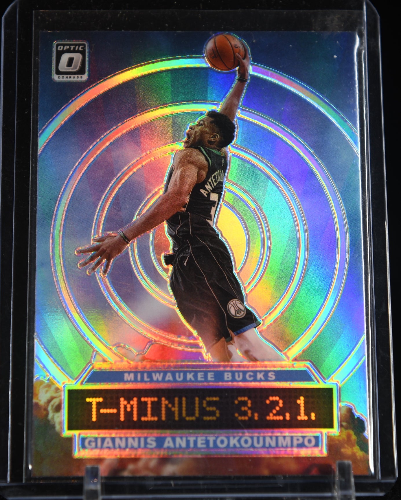 Giannis Antetokounmpo 2019-20 Optic T-Minus 3,2,1 Holo Silver Basketball Card Guy Giannis Antetokounmpo 2019-20 Optic T-Minus 3,2,1 Holo Silver Basketball Card Guy