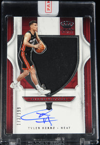 2019-20 Crown Royale #132 Tyler Herro JSY AU RC #/199