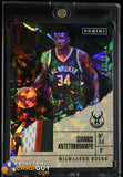 Giannis Antetokounmpo 2017 Panini Father’s Day Basketball Memorabilia Cracked Ice Patch #/25 rookie card