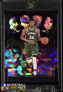 Giannis Antetokounmpo 2020-21 Crown Royale Crystal Purple #36 SSP #/25 basketball card, numbered